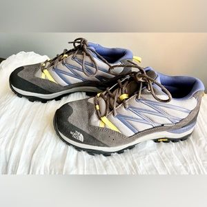 The North Face Heel Cradle PRO Hiking Shoes Vibram sole Size 8 - NEW